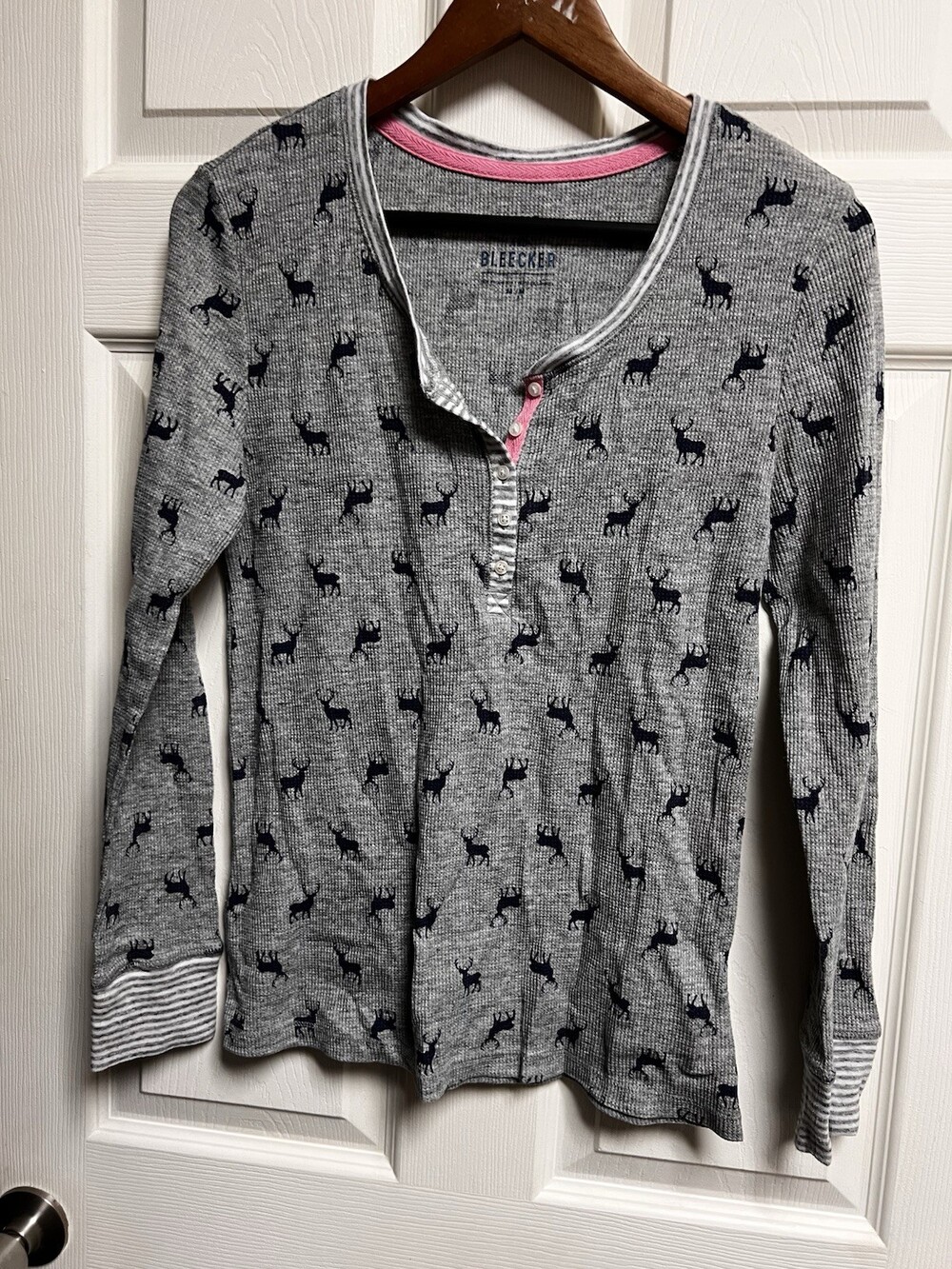 Jane and Bleecker Women Gray Navy Deer Print Waffle Knit Henley Pajama Top M
